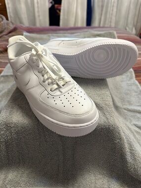 Nike White Air Force 1